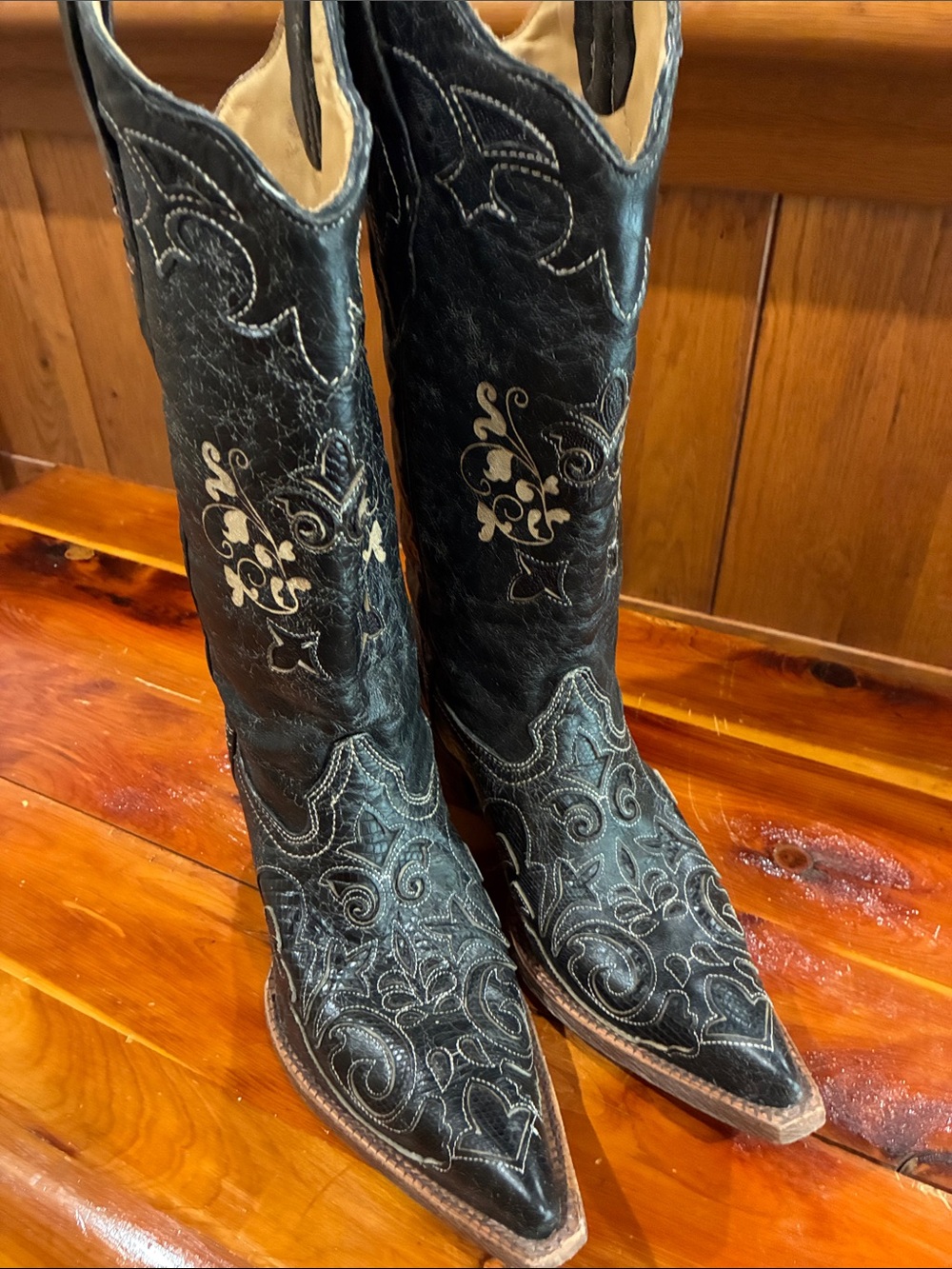 Women's Black Embroidered Western Heeled Boots